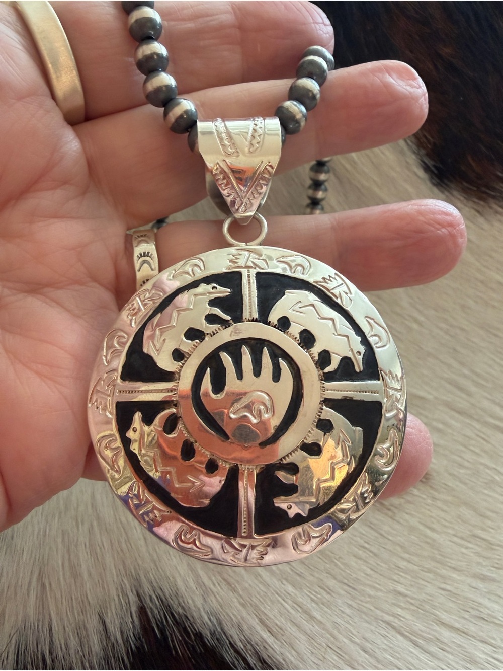 ❤️ Signed Navajo Alonzo Mariano Bear Claw Story Teller Pendant Sterling 2.69”L - Picture 4 of 16